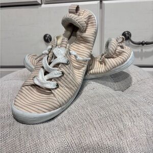 Maurices Kids Sneakers in Beige and White Stripes